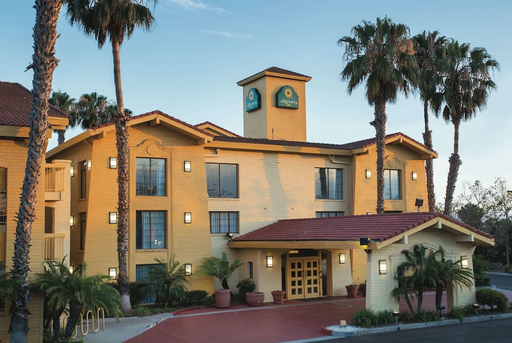 Pet Friendly La Quinta Inn Ventura in Ventura, California