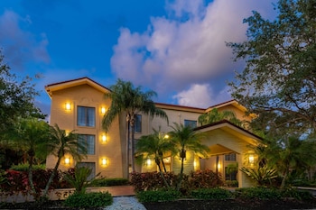 Pet Friendly La Quinta Inn Deerfield Beach I-95 at Hillsboro E in Deerfield Beach, Florida