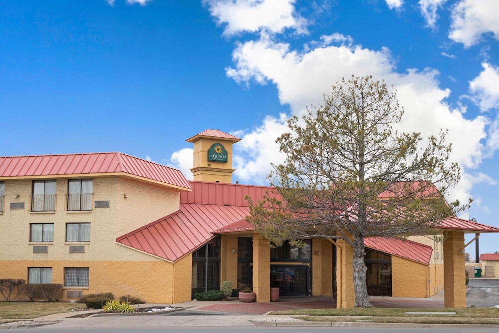 Pet Friendly La Quinta Inn & Suites Salt Lake City - Layton in Layton, Utah