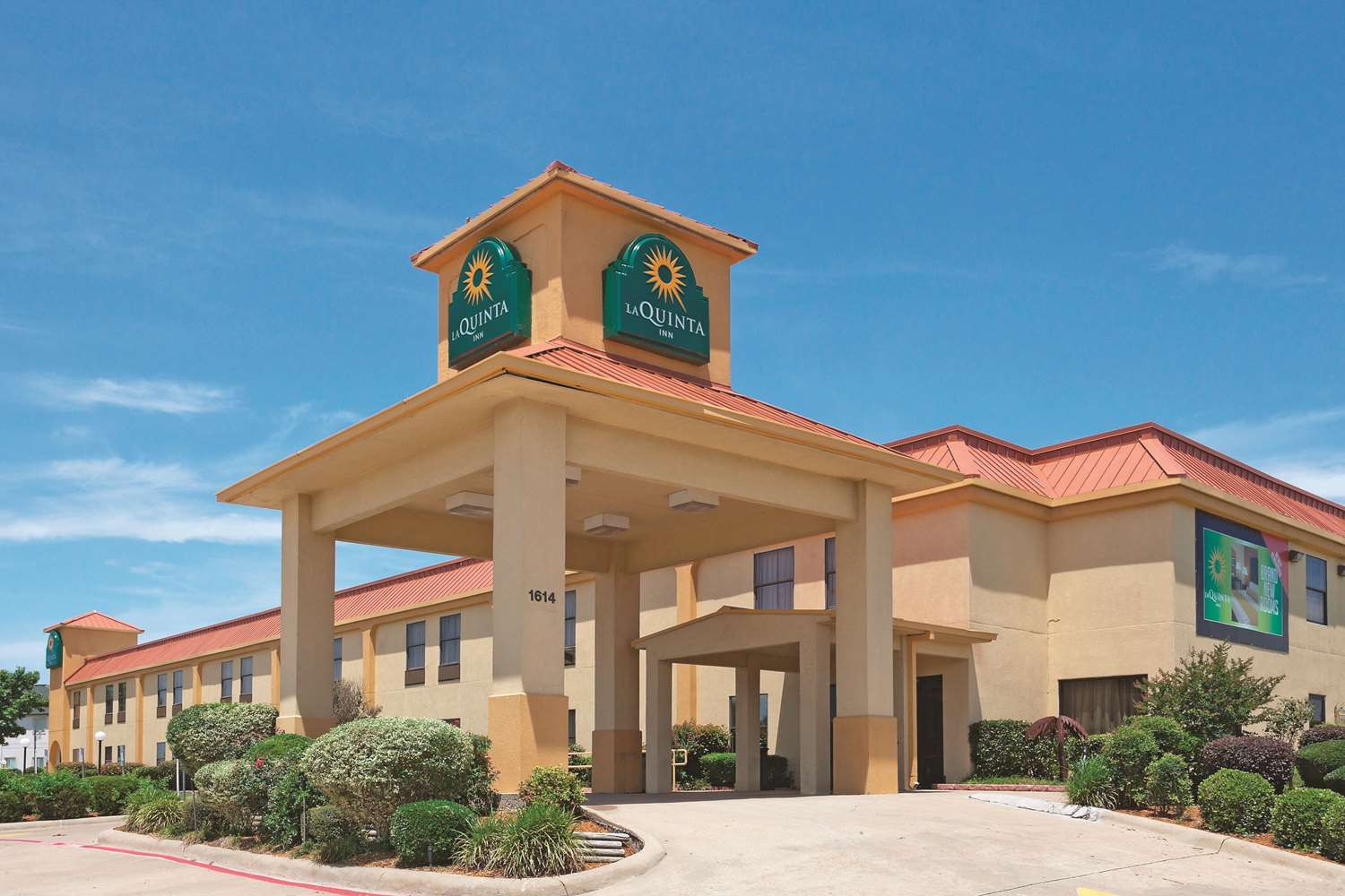 Pet Friendly La Quinta Inn Terrell in Terrell, Texas