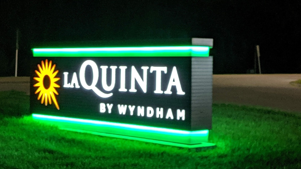 Pet Friendly La Quinta Inn & Suites North Platte in North Platte, Nebraska