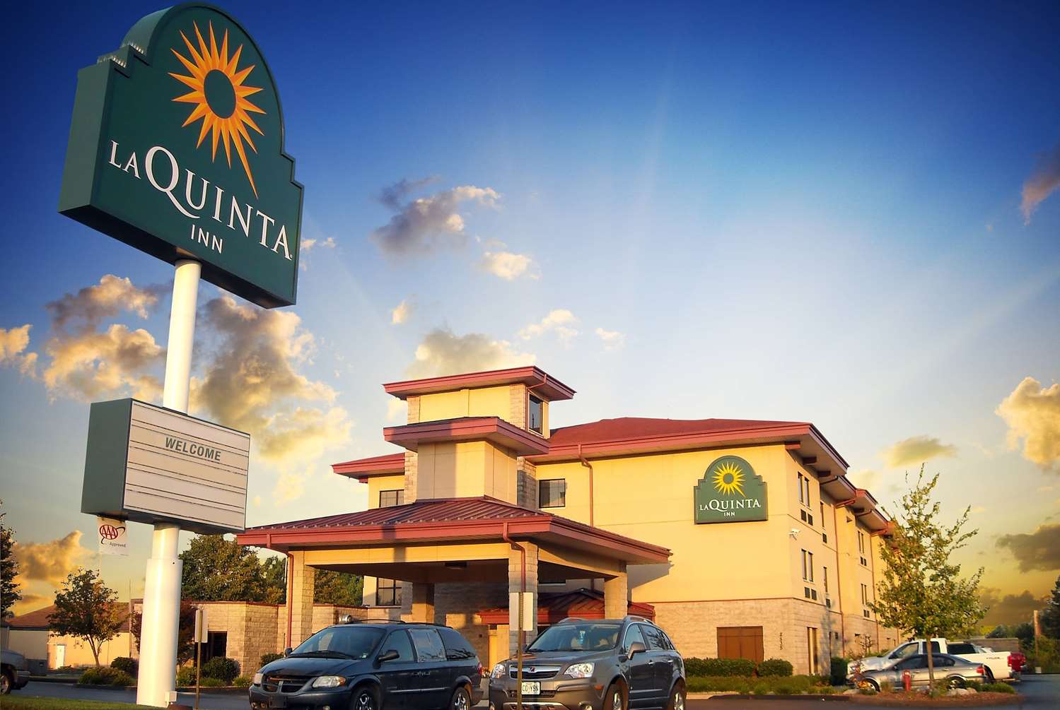 Pet Friendly La Quinta Inn & Suites Springfield South in Springfield, Missouri