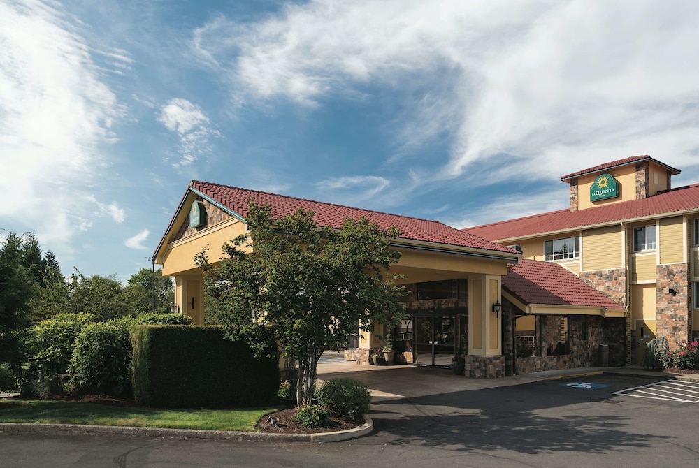 Pet Friendly La Quinta Inn Wilsonville in Wilsonville, Oregon