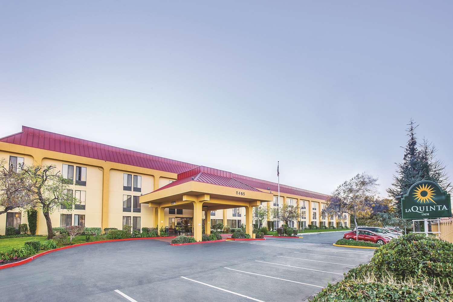 Pet Friendly La Quinta Inn Oakland Airport Coliseum in Oakland, California