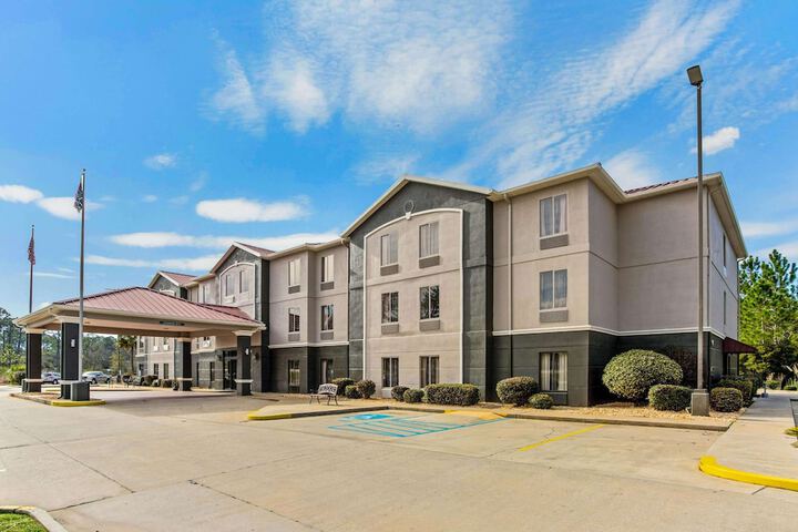 Pet Friendly La Quinta Inn Moss Point - Pascagoula in Moss Point, Mississippi