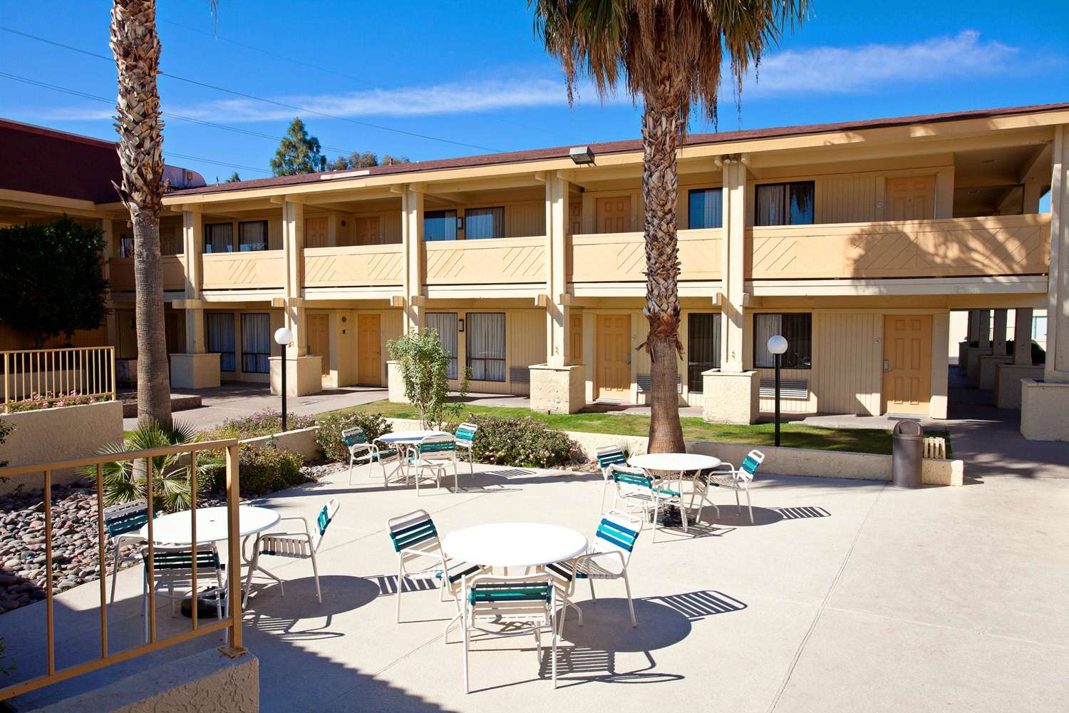 Pet Friendly La Quinta Inn Phoenix North in Phoenix, Arizona