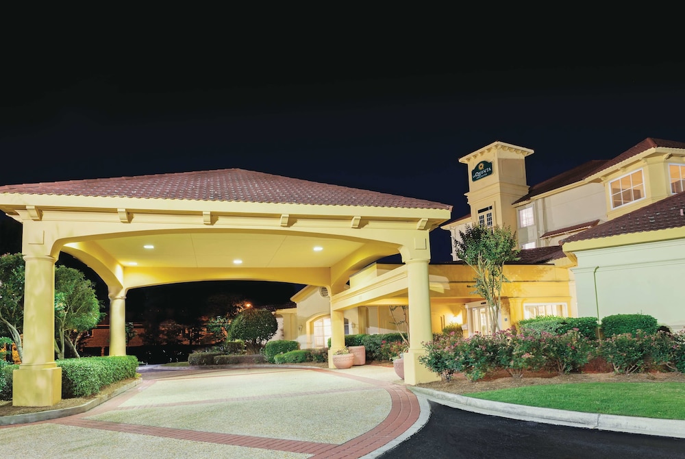 Pet Friendly La Quinta Inn & Suites Myrtle Beach Broadway Area in Myrtle Beach, South Carolina