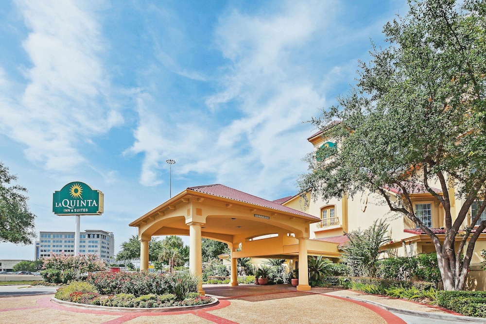 Pet Friendly La Quinta Inn & Suites Houston Galleria Area in Houston, Texas
