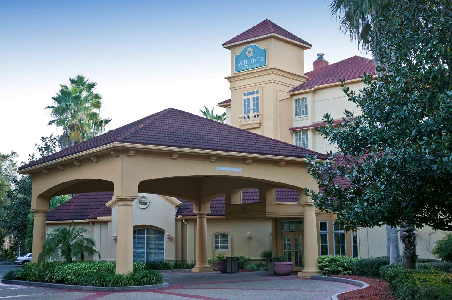 Pet Friendly La Quinta Inn & Suites Tampa Brandon Regency Park in Brandon, Florida