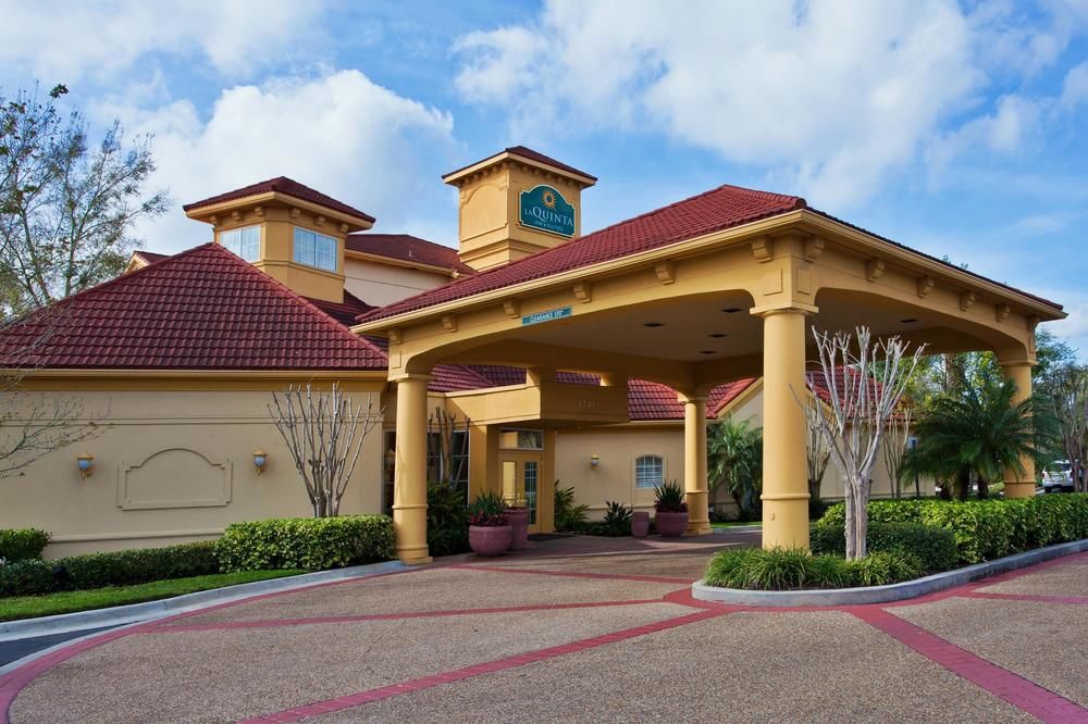 Pet Friendly La Quinta Inn & Suites USF (Near Busch Gardens) in Tampa, Florida