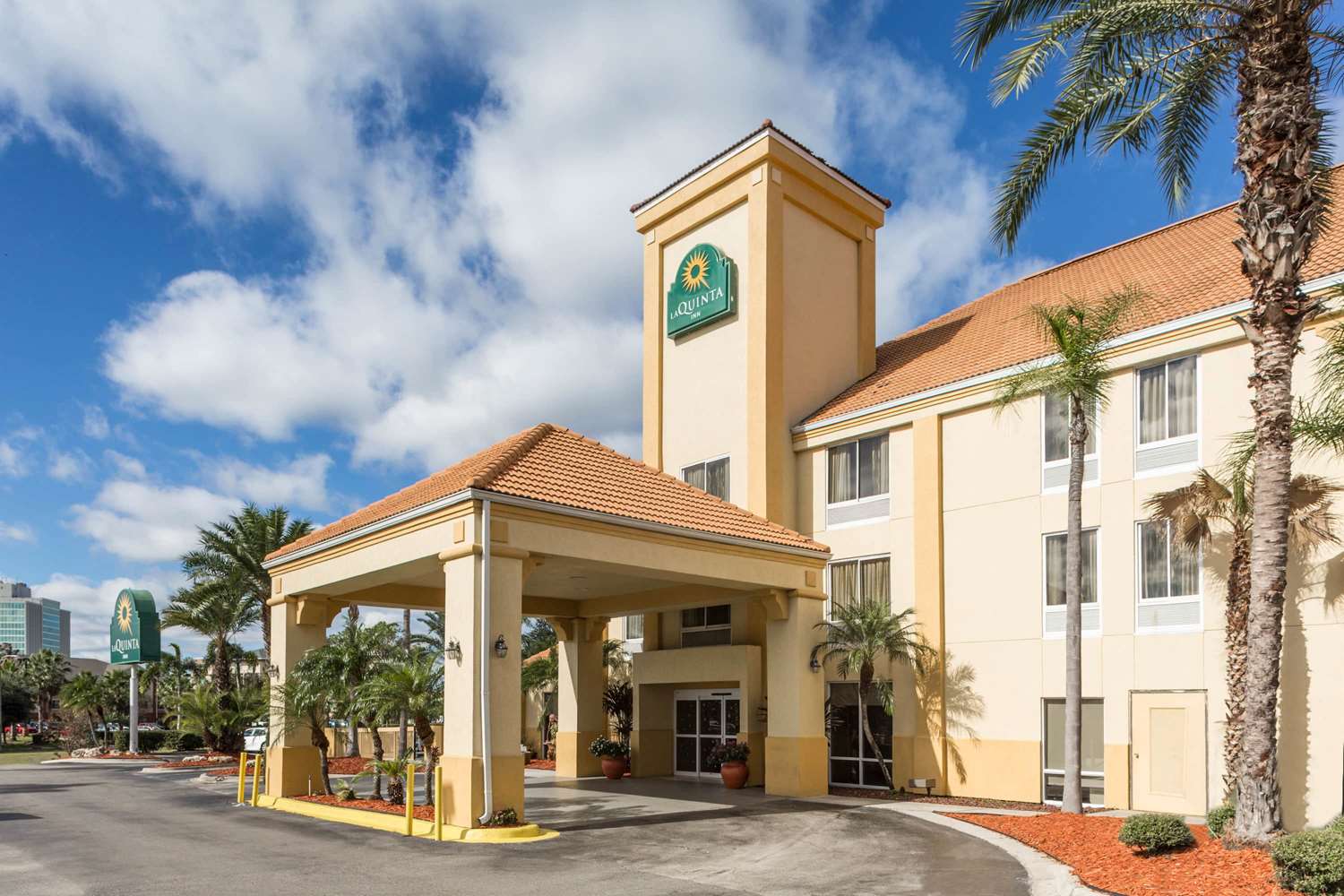 Pet Friendly La Quinta Inn Orlando Universal in Orlando, Florida