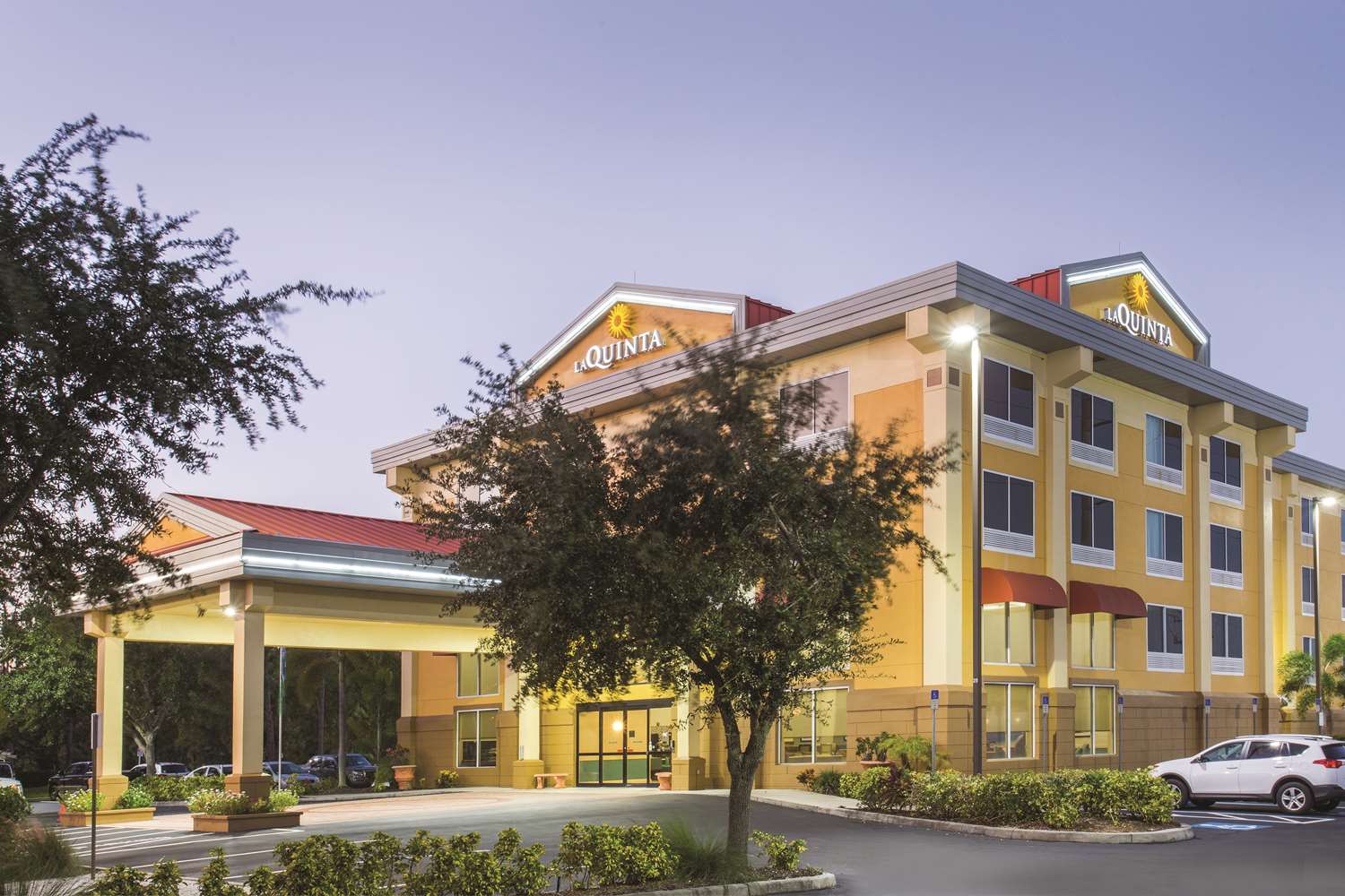 Pet Friendly La Quinta Inn & Suites Sarasota - I75 in Sarasota, Florida