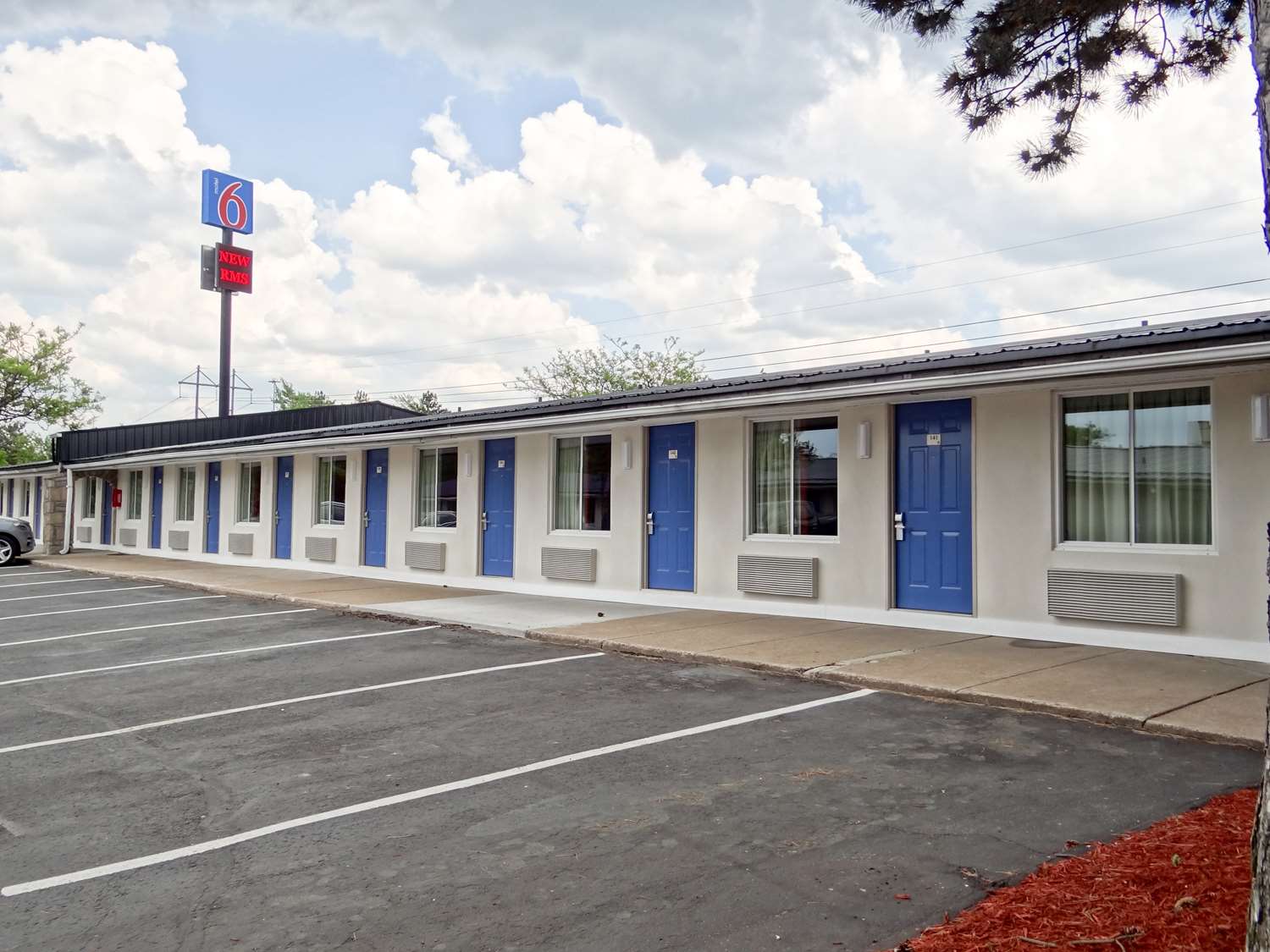 Pet Friendly Motel 6 Erie Pa in Erie, Pennsylvania