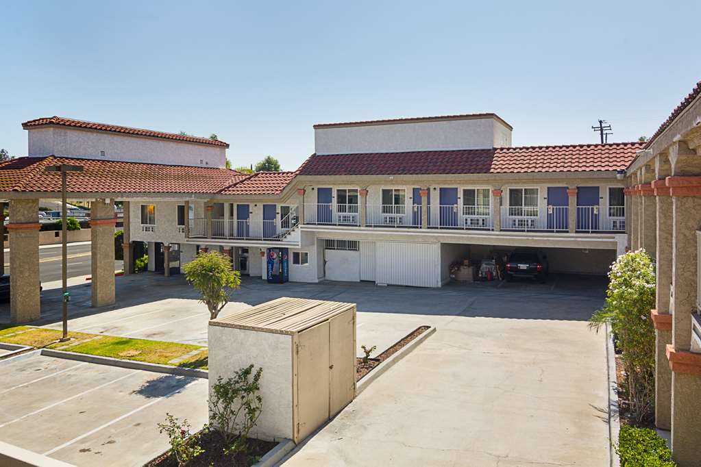 Pet Friendly Motel 6 La Mesa CA in La Mesa, California