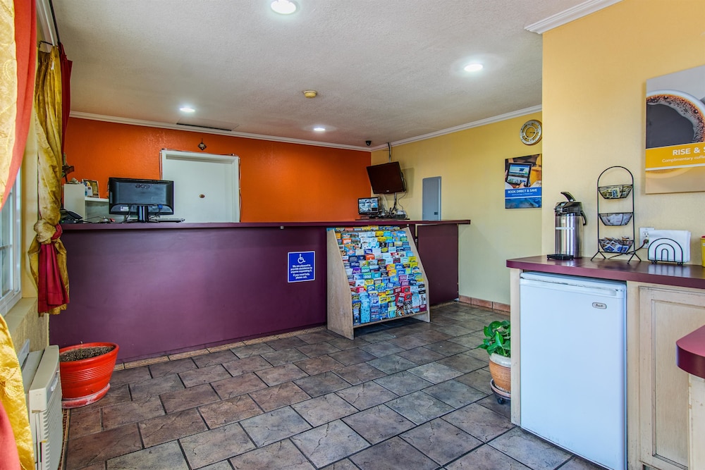 Pet Friendly Motel 6 San Diego - Southbay in San Diego, California