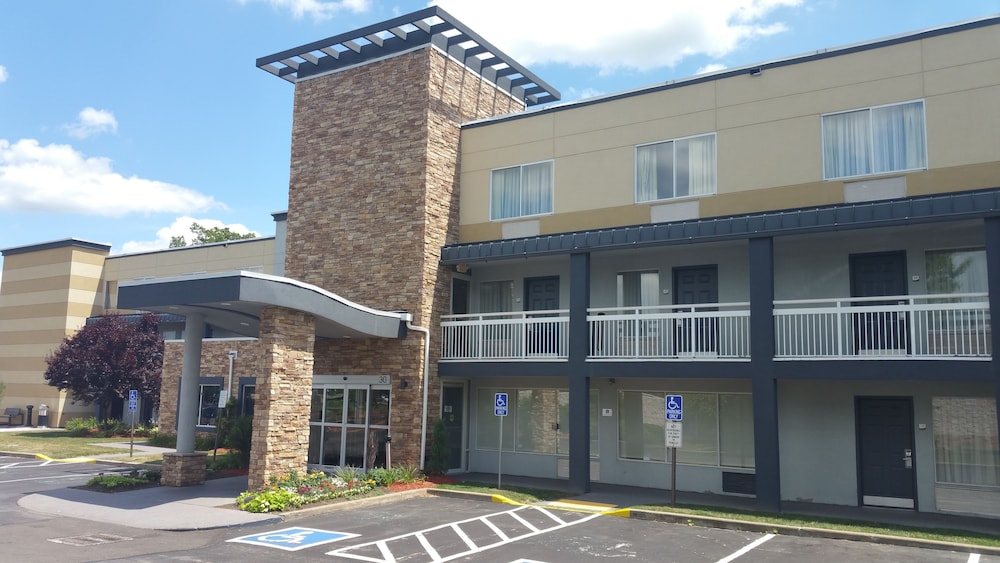 Pet Friendly Quality Inn Cranberry Township in Cranberry Township, Pennsylvania