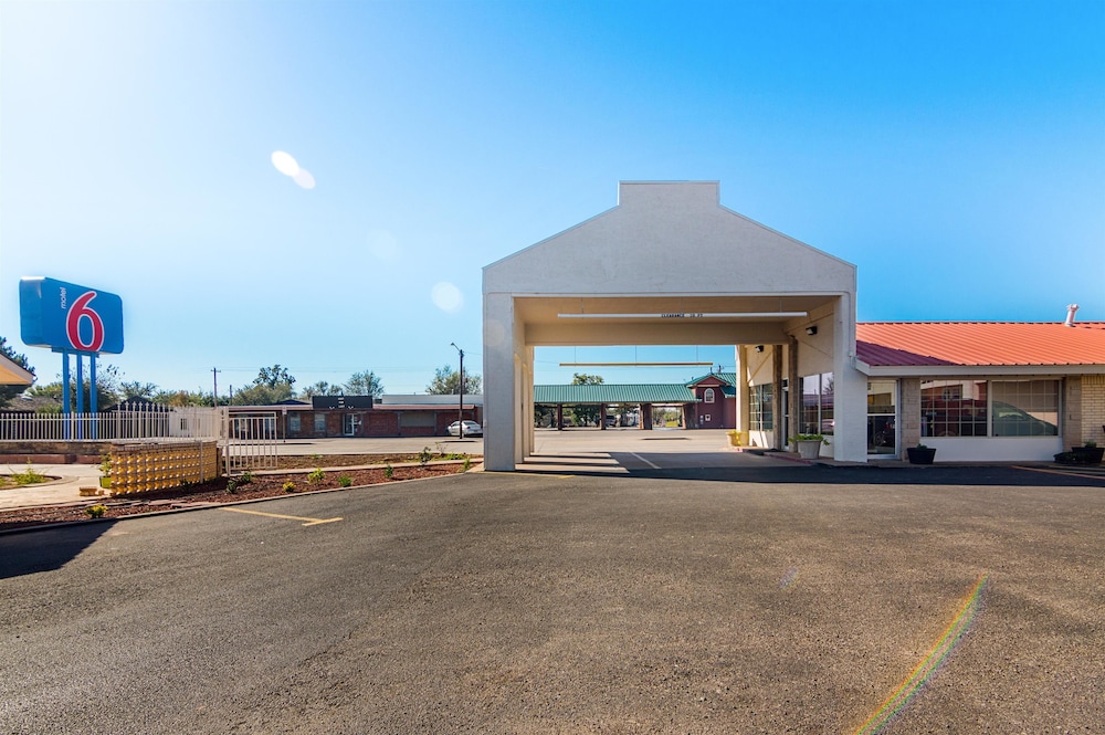 Pet Friendly Motel 6 Childress Tx in Childress, Texas