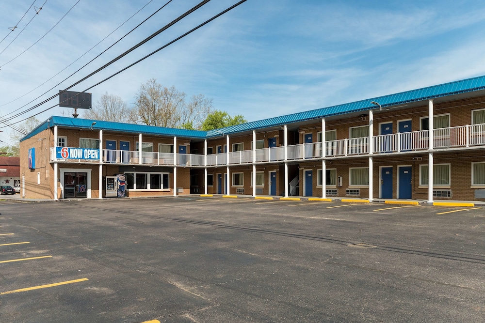 Pet Friendly Motel 6 Huntington, Wv in Huntington, West Virginia