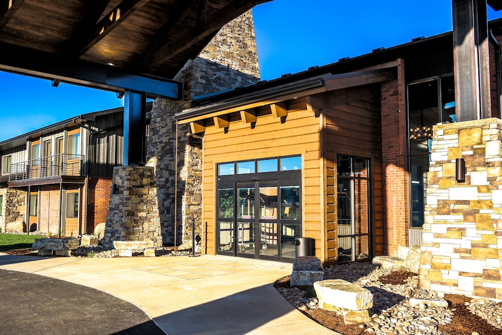 Pet Friendly Copper King Convention Center Ascend Hotel Collection in Butte, Montana