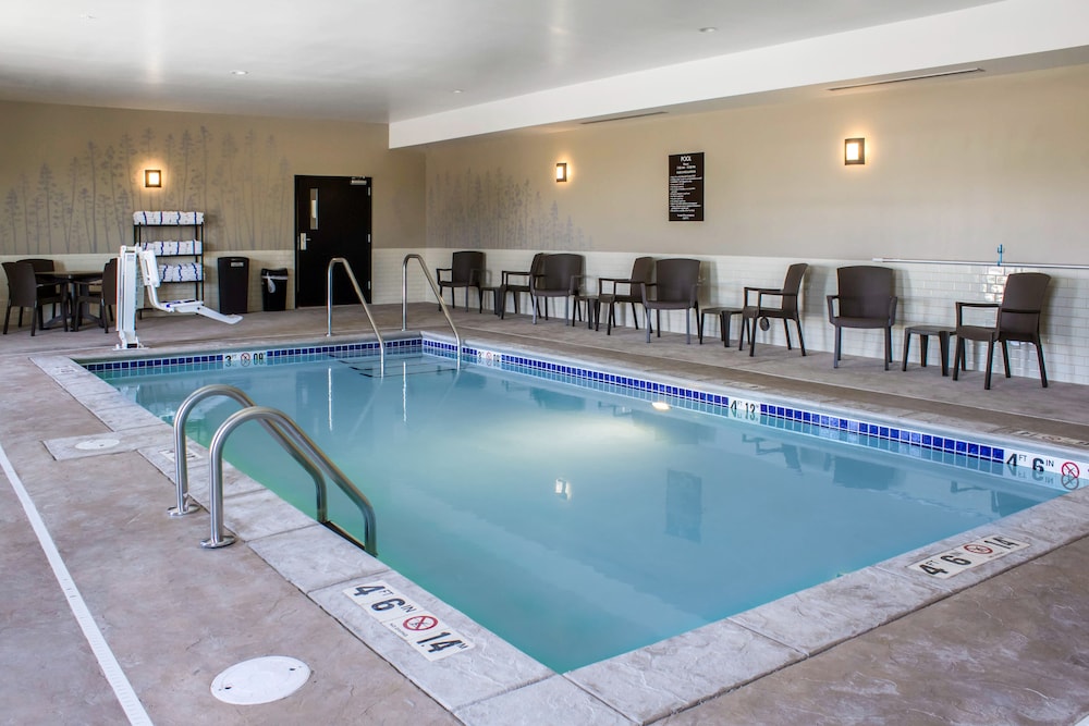 Pet Friendly Sleep Inn and Suites West Des Moines near Jordan Creek in West Des Moines, Iowa