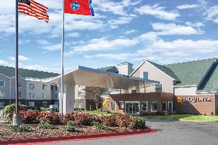 Pet Friendly La Quinta Inn & Suites Chattanooga-Hamilton Place in Chattanooga, Tennessee
