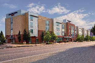 Pet Friendly Aloft Hillsboro-Beaverton in Hillsboro, Oregon