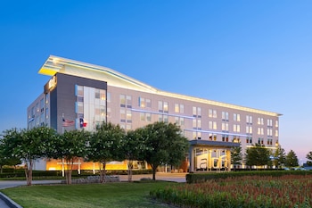 Pet Friendly Aloft Plano in Plano, Texas