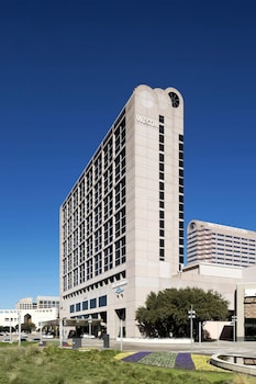 Pet Friendly The Westin Galleria Dallas in Dallas, Texas