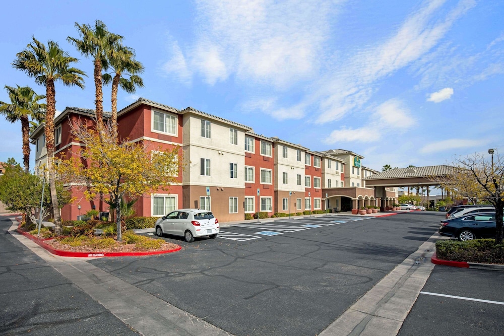 Pet Friendly La Quinta Inn & Suites Las Vegas RedRock - Summerlin in Las Vegas, Nevada