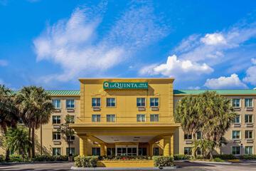 Pet Friendly La Quinta Inn & Suites Miami Cutler Bay in Miami, Florida
