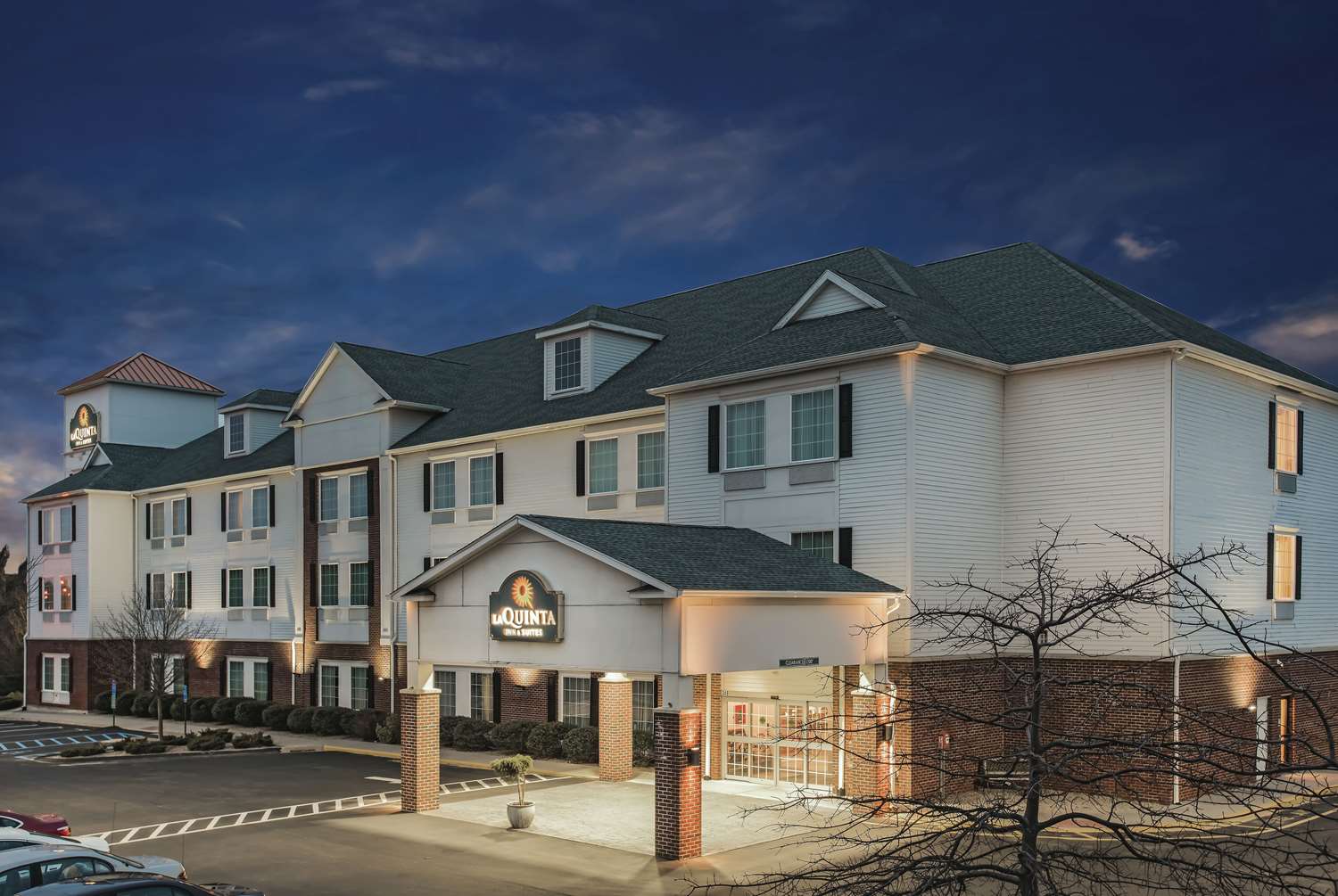 Pet Friendly La Quinta Inn & Suites Stonington-Mystic Area in Pawcatuck, Connecticut