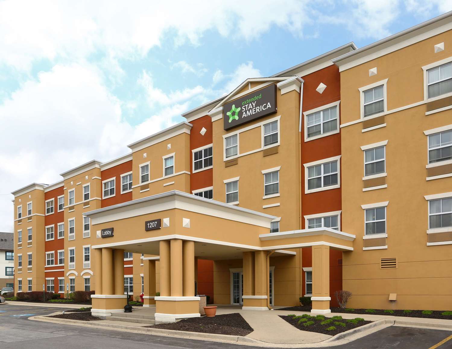 Pet Friendly Extended Stay America - Downers Grove in Downers Grove, Illinois