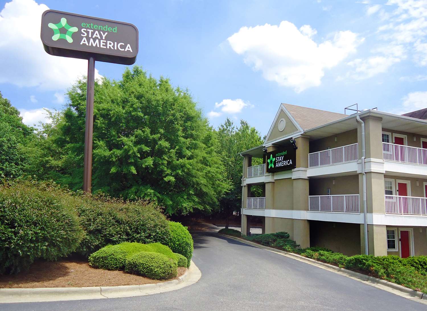 Pet Friendly Extended Stay America - Winston-salem - Hanes Mall Blvd. in Aberdeen, North Carolina