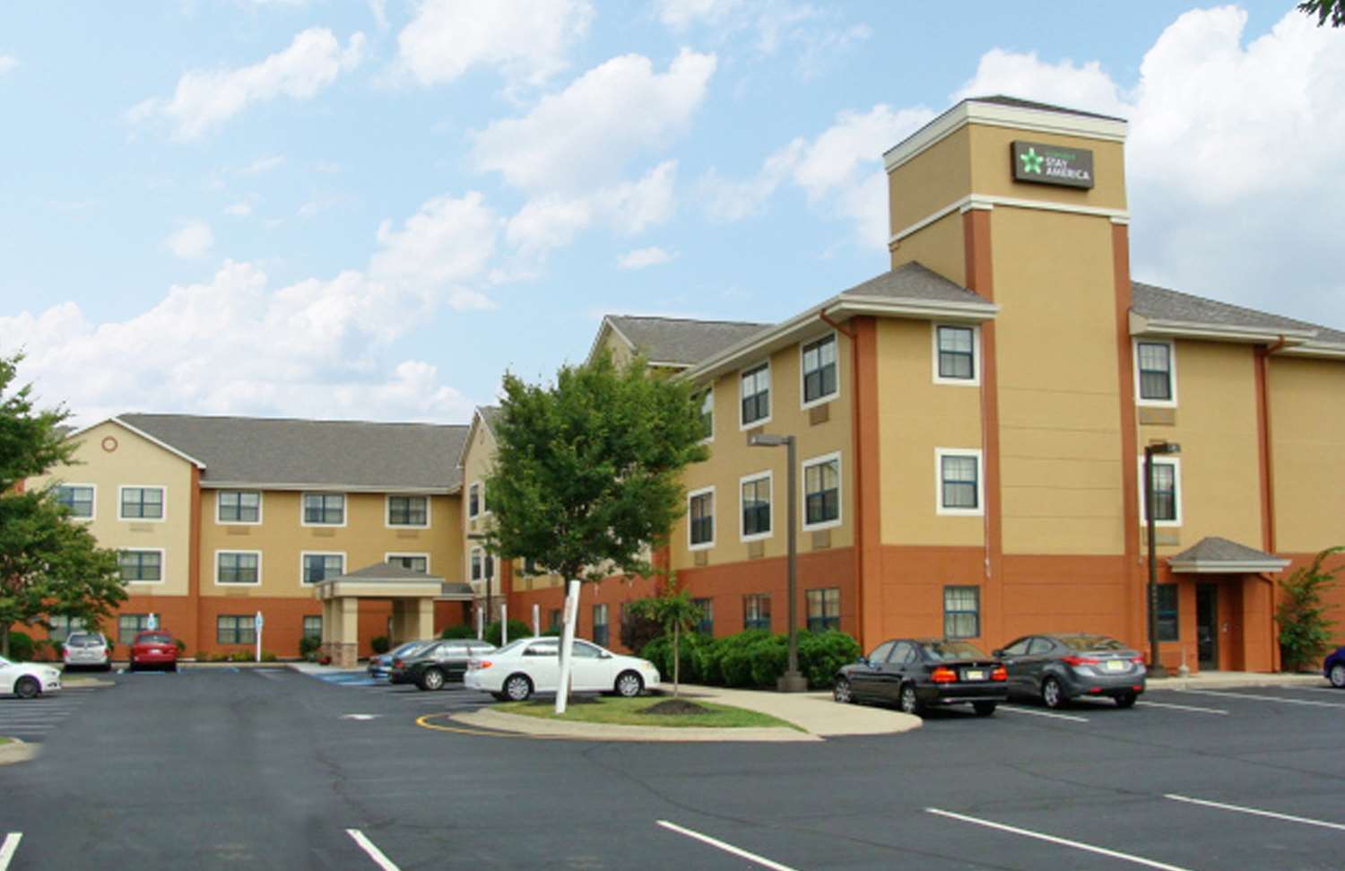 Pet Friendly Extended Stay America - Somerset - Franklin in Somerset, New Jersey