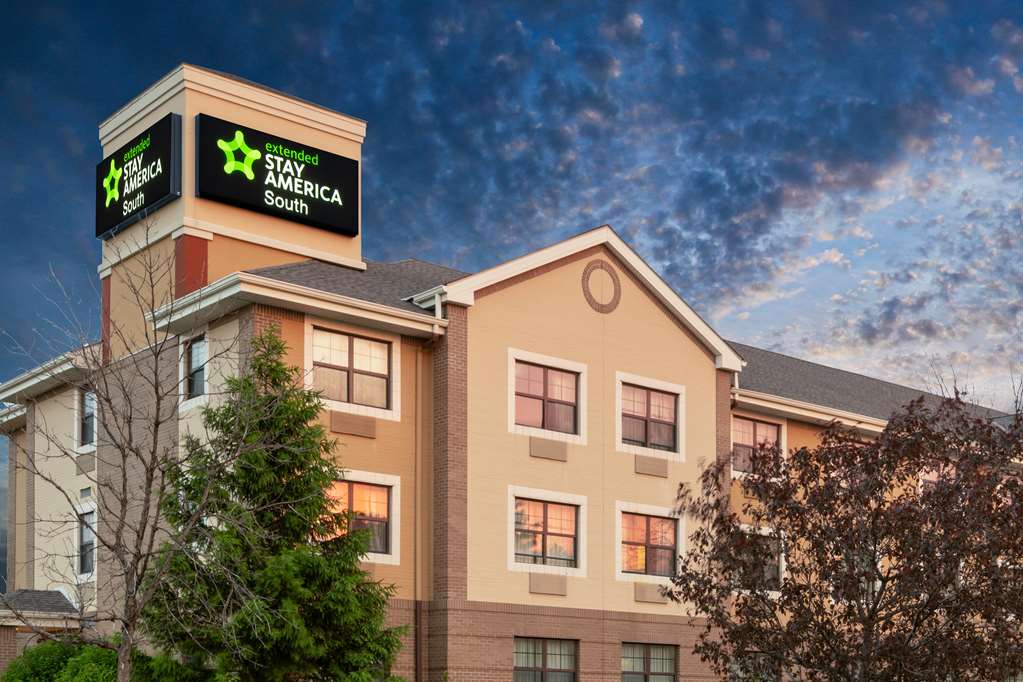 Pet Friendly Extended Stay America - Cleveland - Beachwood in Beachwood, Ohio