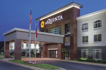 Pet Friendly La Quinta Inn & Suites Columbus North in Columbus, Georgia