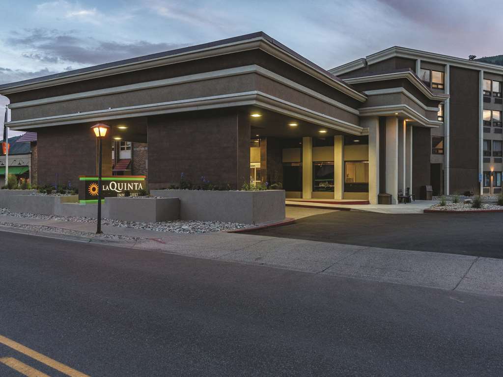 Pet Friendly La Quinta Inn & Suites Glenwood Springs in Glenwood Springs, Colorado