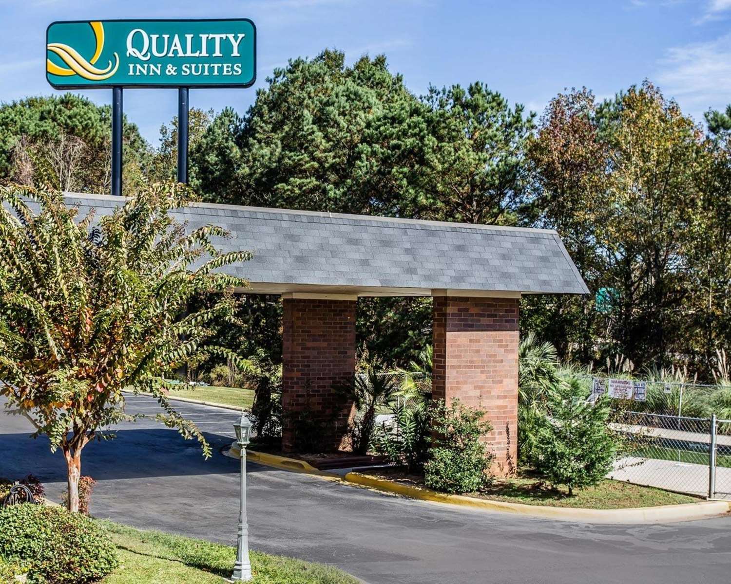 Pet Friendly Quality Inn & Suites in Columbia, South Carolina