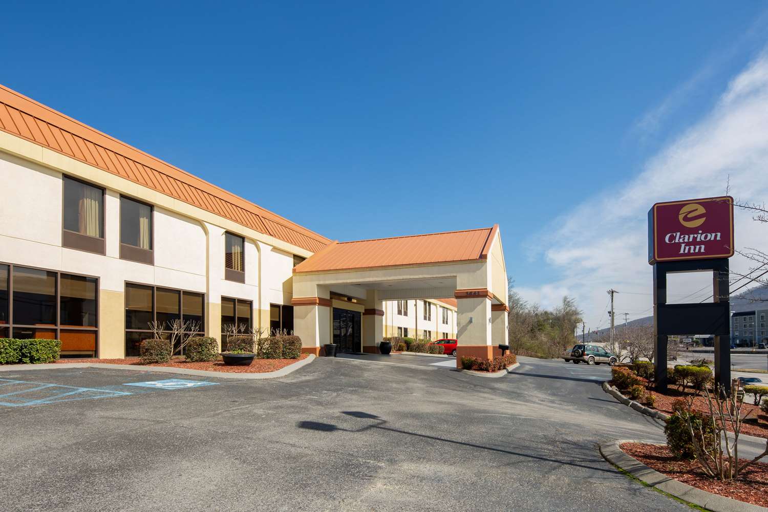 Pet Friendly Clarion Inn in Chattanooga, Tennessee