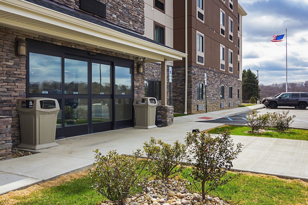 Pet Friendly Suburban Extended Stay Hotel in Monaca, Pennsylvania