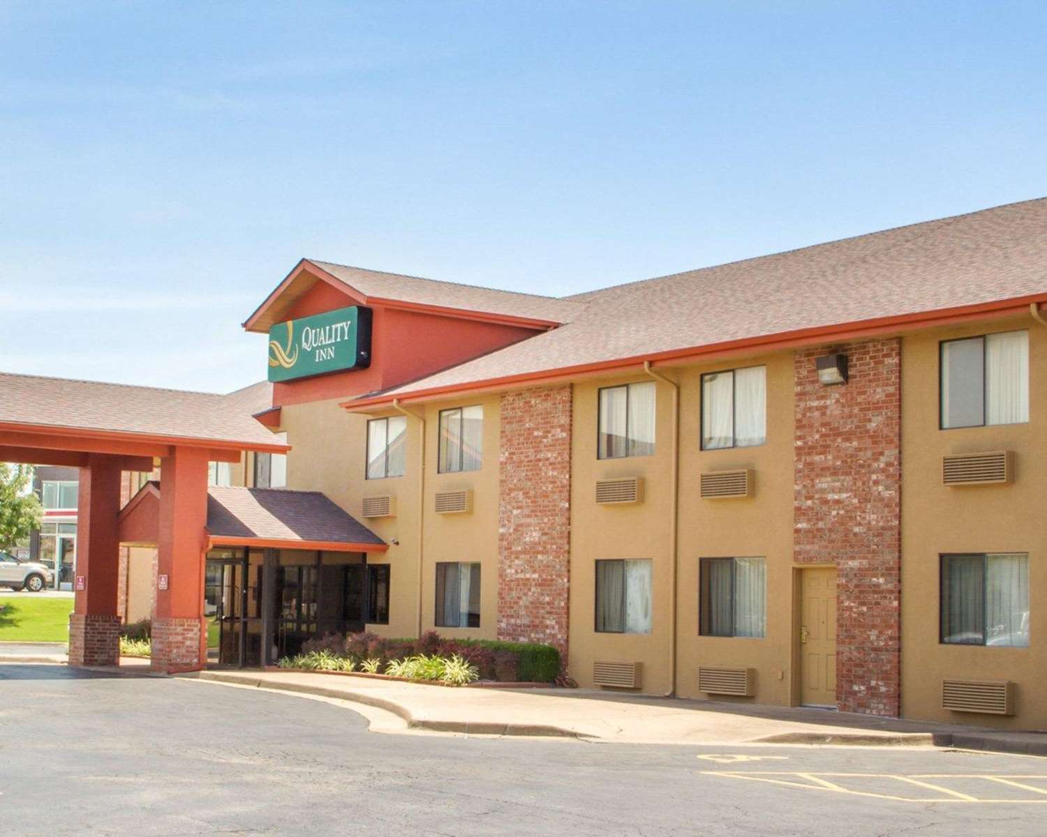 Pet Friendly Quality Inn in Broken Arrow, Oklahoma