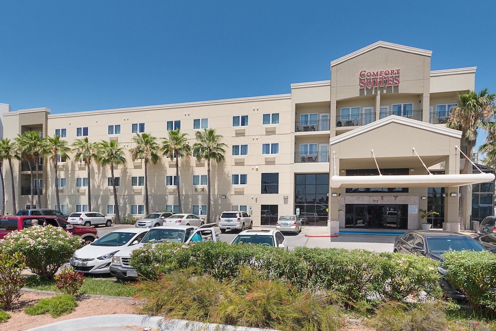 Pet Friendly Comfort Suites in South Padre Island, Texas
