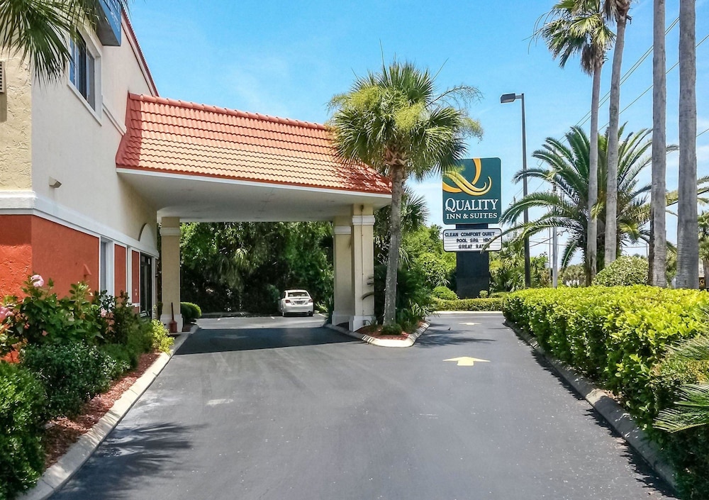 Pet Friendly Quality Inn & Suites St Augustine Beach Area in Saint Augustine, Florida