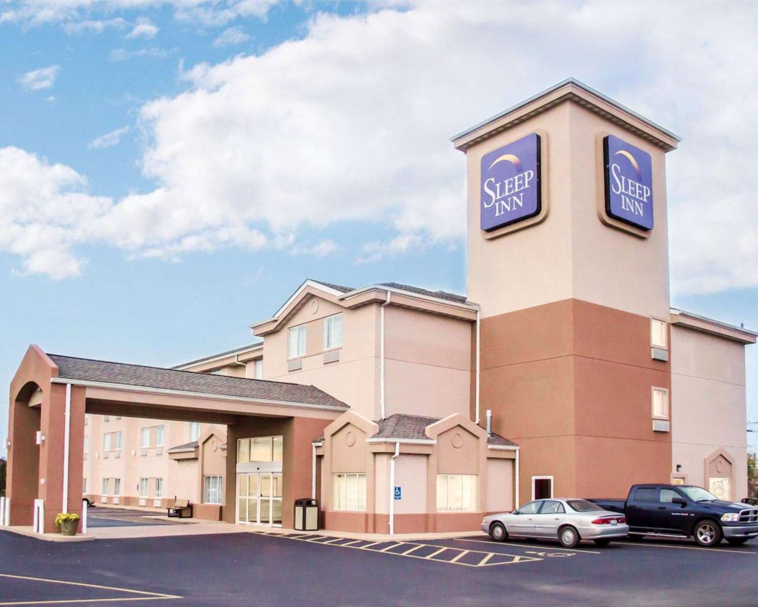 Pet Friendly Sleep Inn in Alsip, Illinois