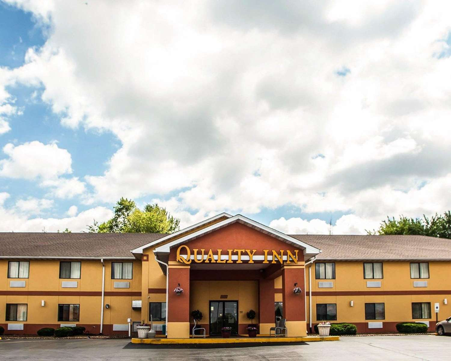 Pet Friendly Quality Inn in Alsip, Illinois