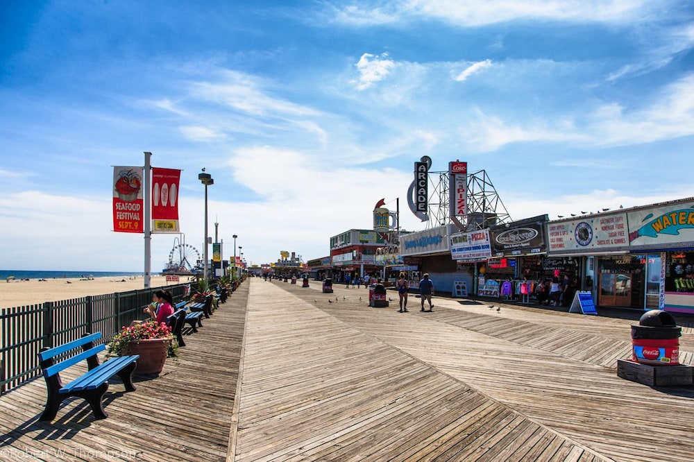 Pet Friendly Econo Lodge Seaside Heights - Toms River East in Seaside Heights, New Jersey