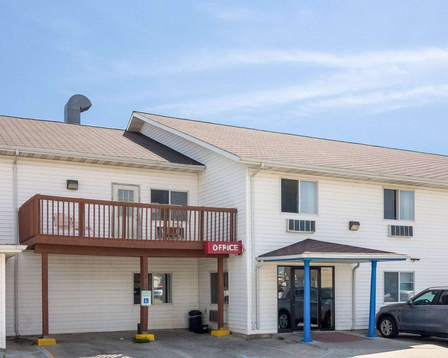 Pet Friendly Rodeway Inn in West Fargo, North Dakota