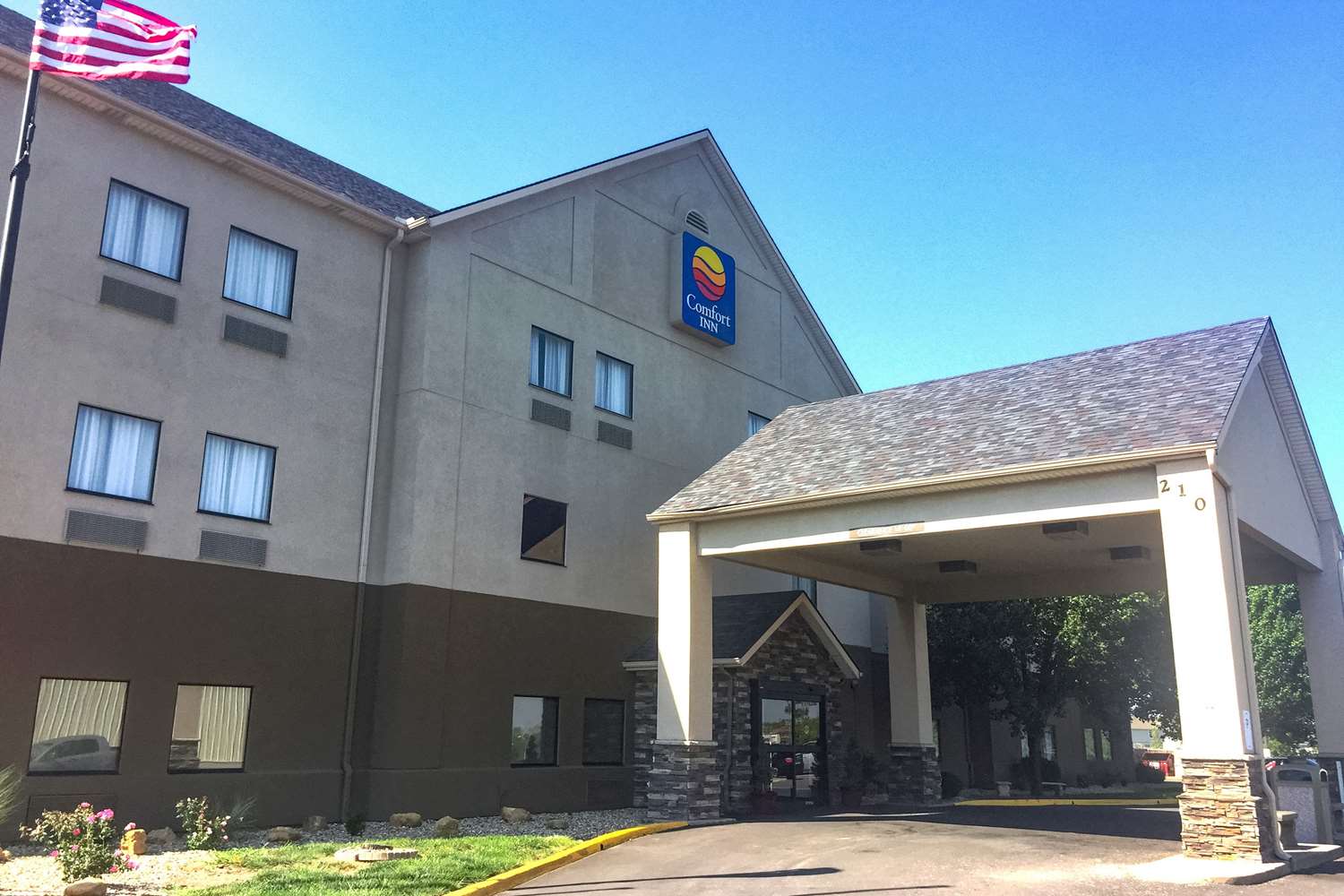 Pet Friendly Comfort Inn Grain Valley -  Kansas City in Grain Valley, Missouri