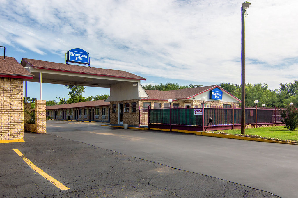 Pet Friendly Rodeway Inn in Ranger, Texas