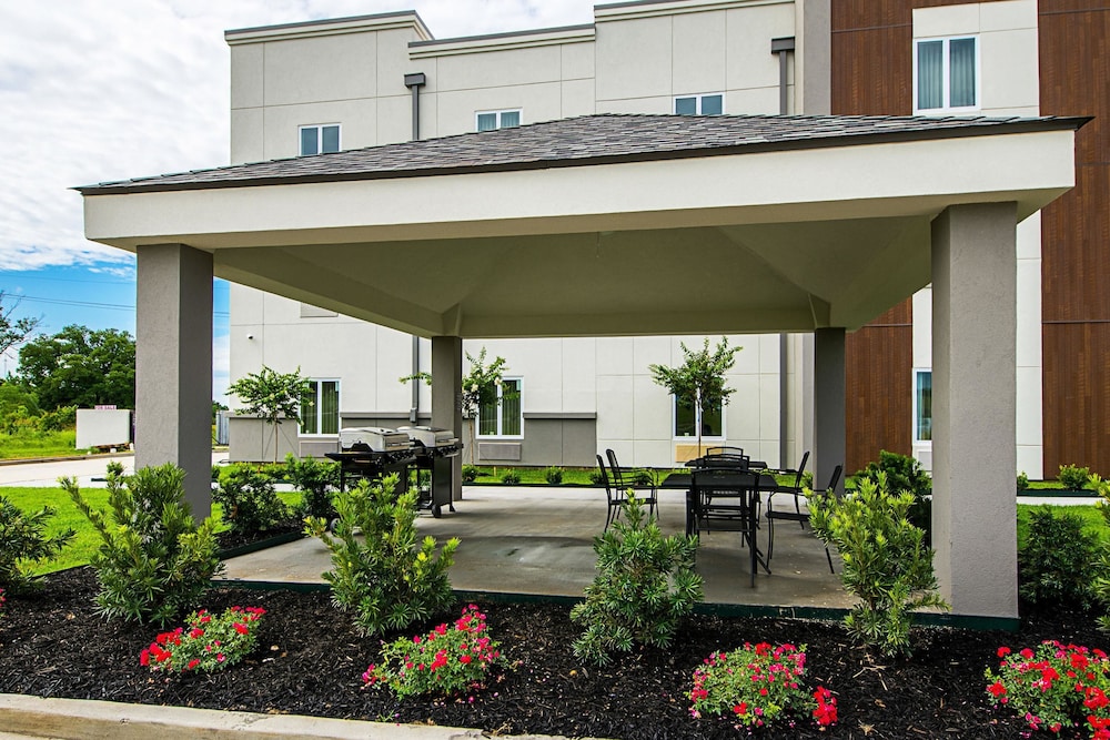 Pet Friendly MainStay Suites in Alexandria, Louisiana